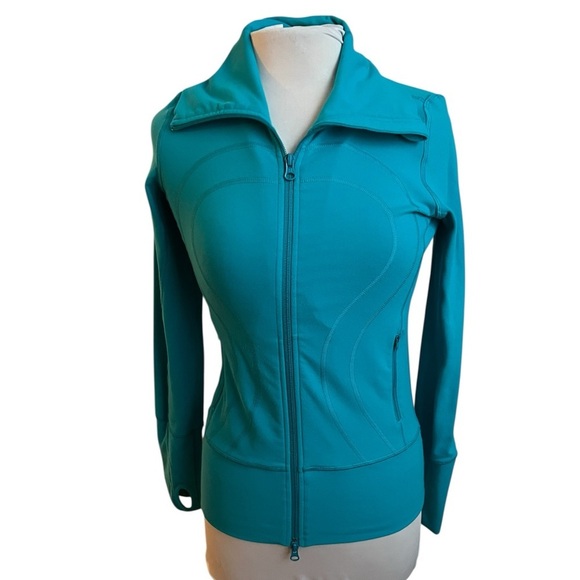 Lululemon Size 4 Bundle - Zip Up Jacket and Crops - Picture 4 of 13